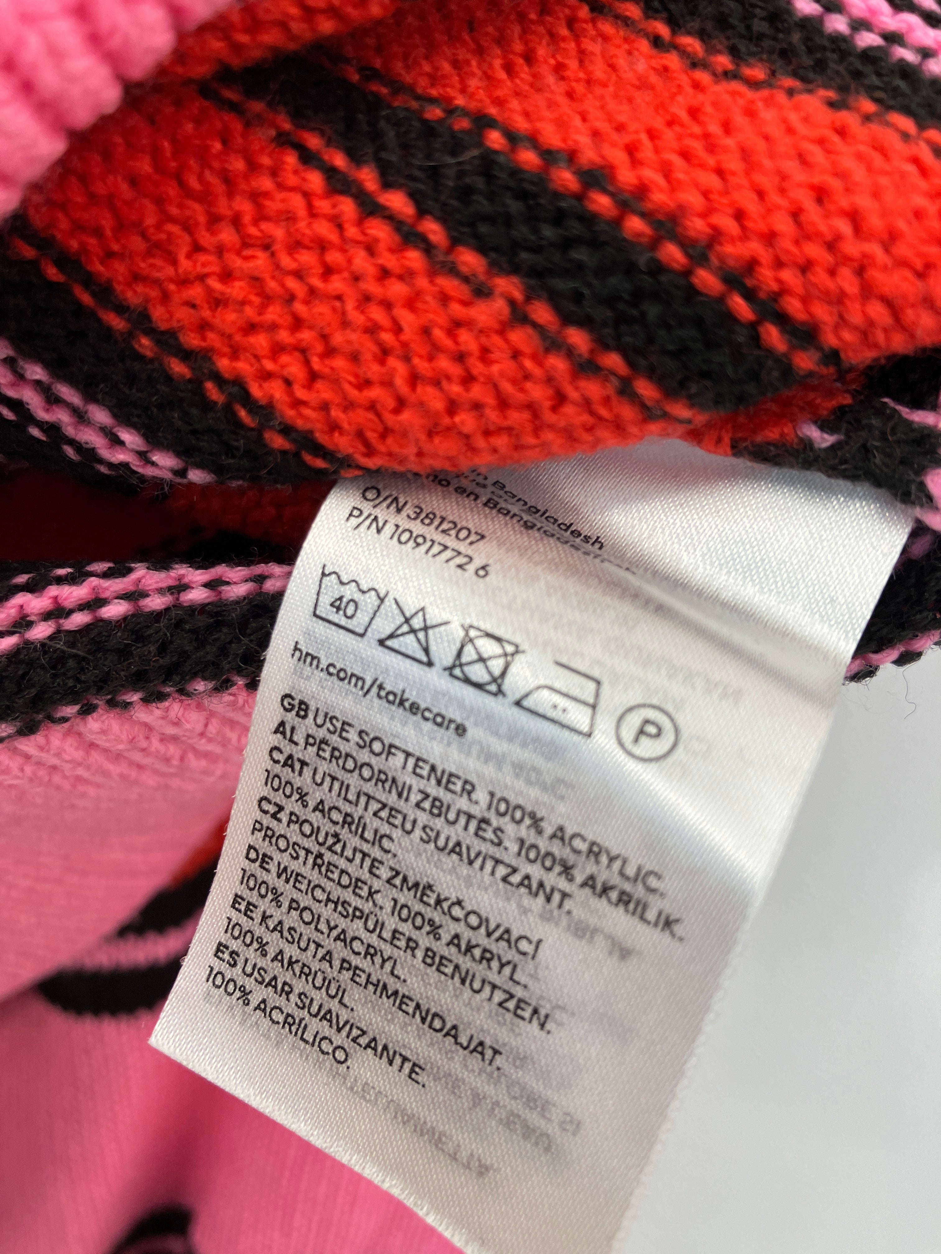 Divided (H&M) Strik